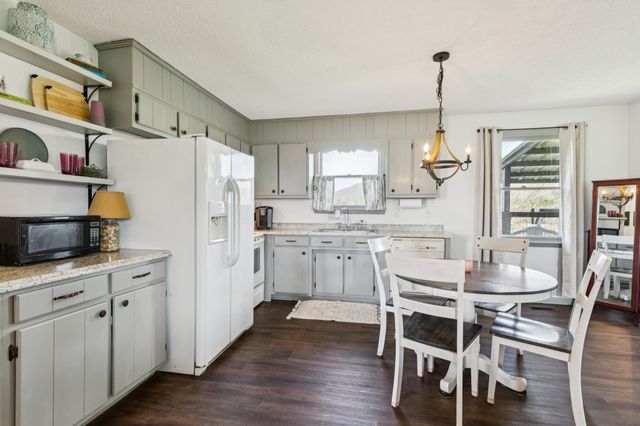 220 W Main St, Auburntown, TN 37016