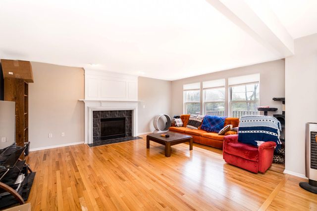 399 Quail Ridge Court, Waterford, MI 48327