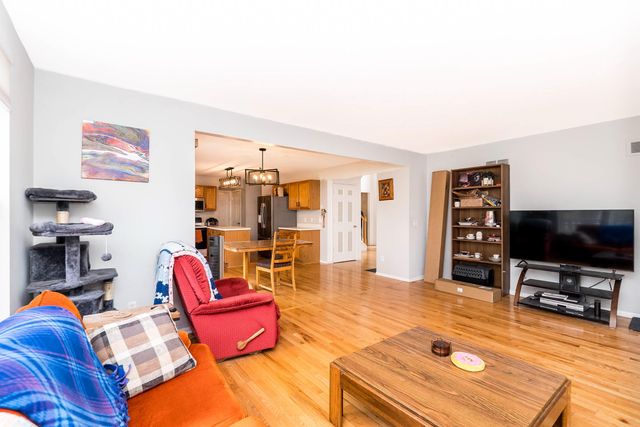 399 Quail Ridge Court, Waterford, MI 48327