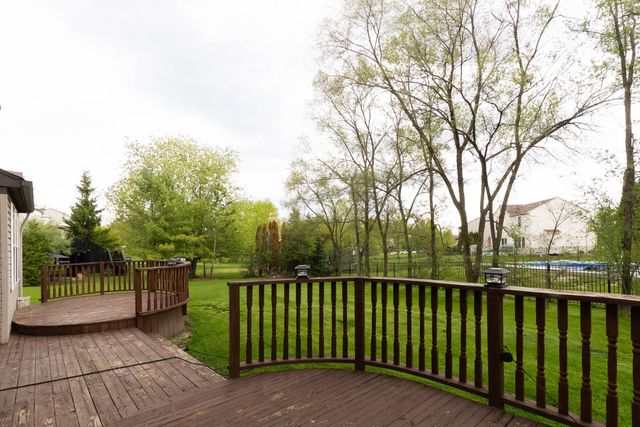 399 Quail Ridge Court, Waterford, MI 48327