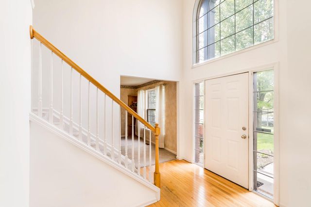 399 Quail Ridge Court, Waterford, MI 48327