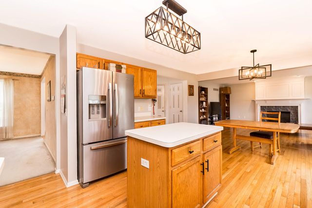 399 Quail Ridge Court, Waterford, MI 48327