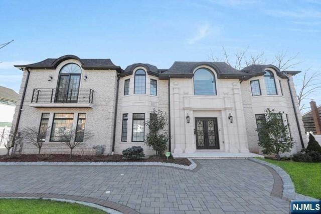 6 Allison Drive, Englewood Cliffs, NJ 07632