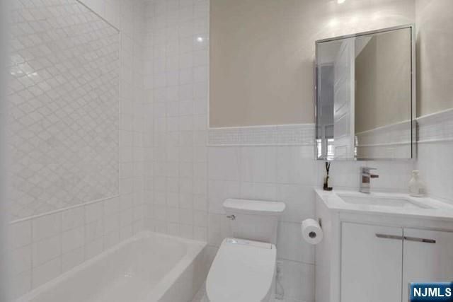 6 Allison Drive, Englewood Cliffs, NJ 07632
