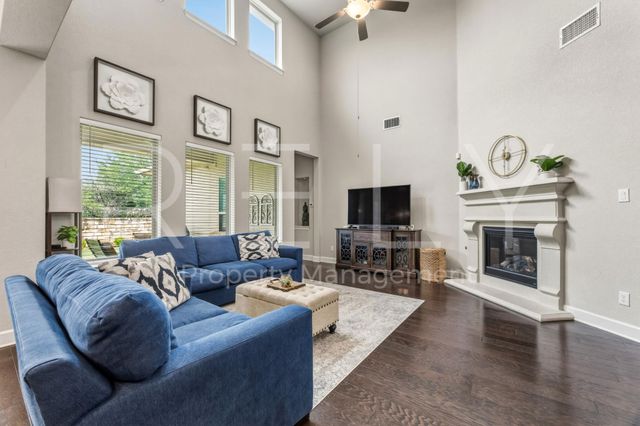 240 Cross Timbers DR, Georgetown, TX 78628