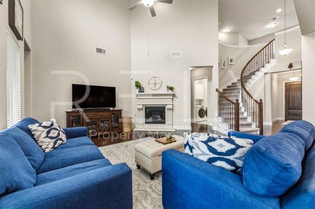 240 Cross Timbers DR, Georgetown, TX 78628