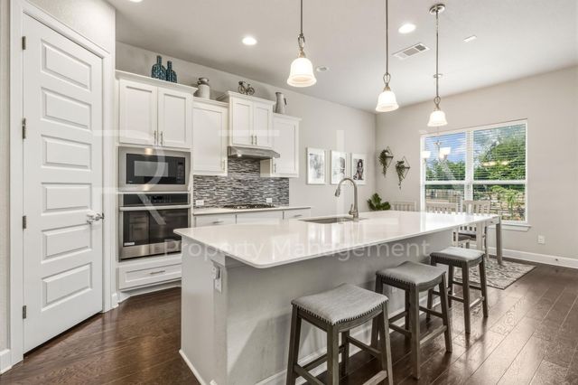 240 Cross Timbers DR, Georgetown, TX 78628