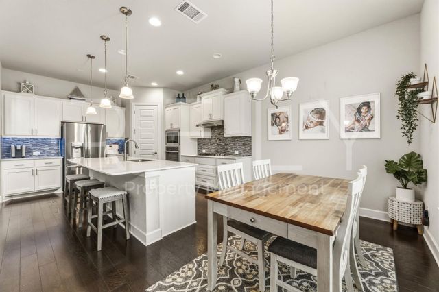 240 Cross Timbers DR, Georgetown, TX 78628