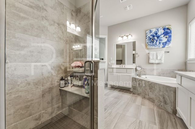 240 Cross Timbers DR, Georgetown, TX 78628