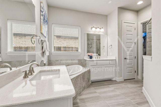 240 Cross Timbers DR, Georgetown, TX 78628