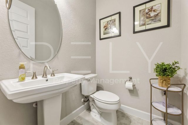 240 Cross Timbers DR, Georgetown, TX 78628