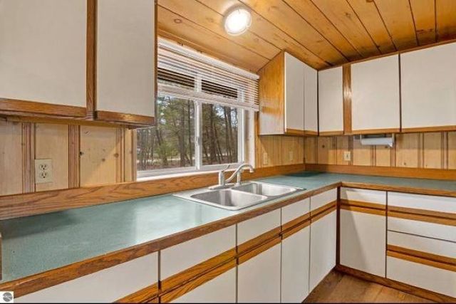 1568 Poplar Drive, Ne, Kalkaska, MI 49646