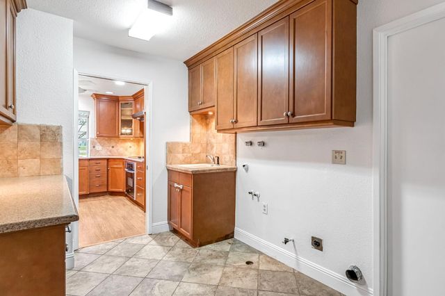 2203 N Cornelia Avenue, Fresno, CA 93722