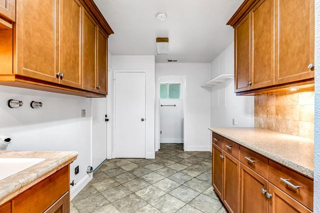 2203 N Cornelia Avenue, Fresno, CA 93722