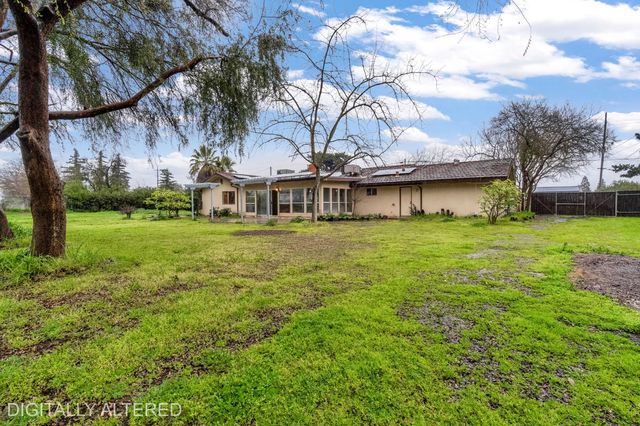 2203 N Cornelia Avenue, Fresno, CA 93722