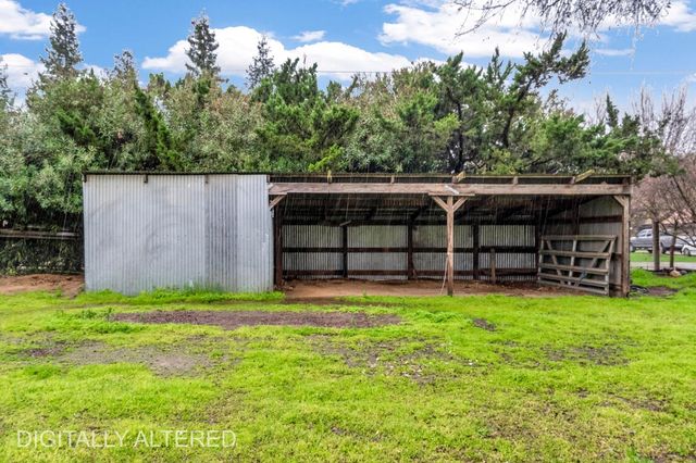 2203 N Cornelia Avenue, Fresno, CA 93722