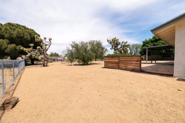 56616 Mountain View Trail, Yucca Valley, CA 92284