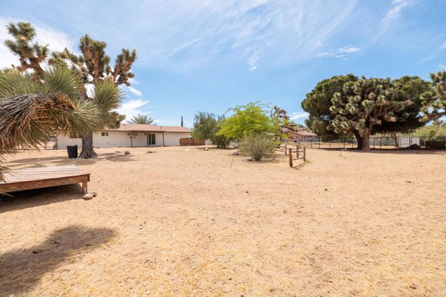 56616 Mountain View Trail, Yucca Valley, CA 92284