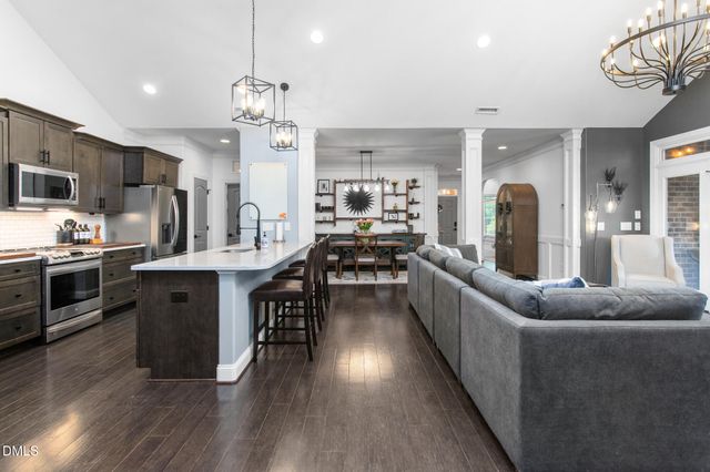 185 Balmoral Court, Burlington, NC 27215