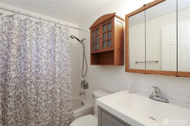 3380 NW Shadow Glen Boulevard, Silverdale, WA 98383