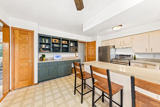 228 N Sawyer ROAD, Summit, WI 53066