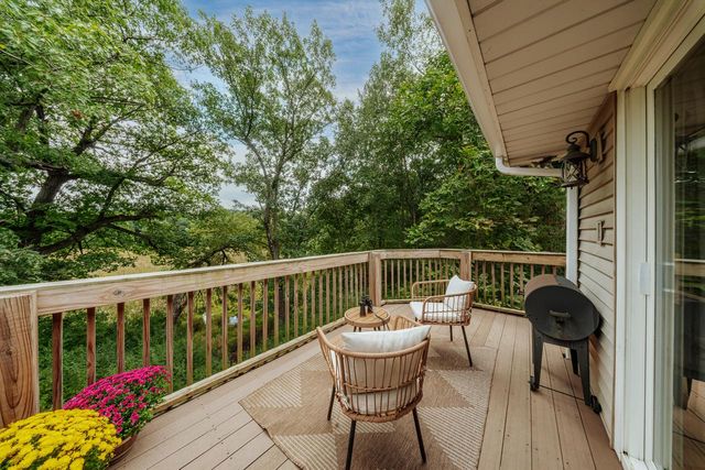 228 N Sawyer ROAD, Summit, WI 53066