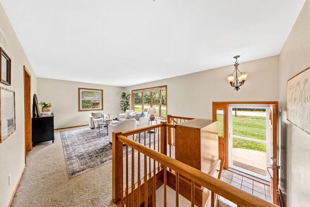 228 N Sawyer ROAD, Summit, WI 53066