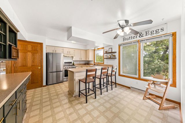 228 N Sawyer ROAD, Summit, WI 53066
