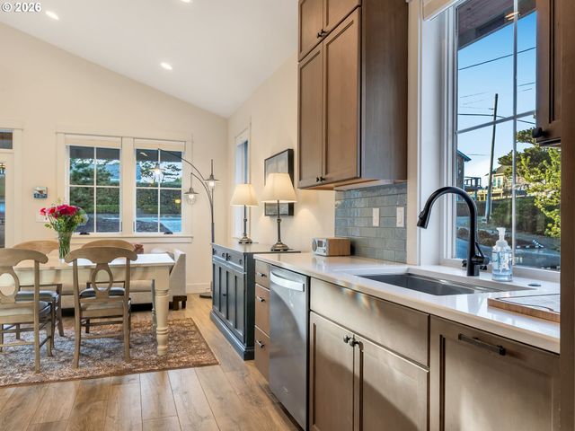 777 N MARION Ave, Gearhart, OR 97138