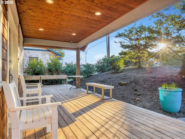 777 N MARION Ave, Gearhart, OR 97138