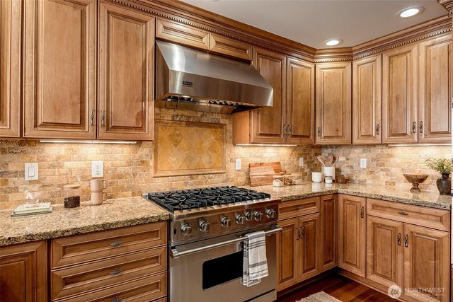 3312 Beach Drive SW, Seattle, WA 98116