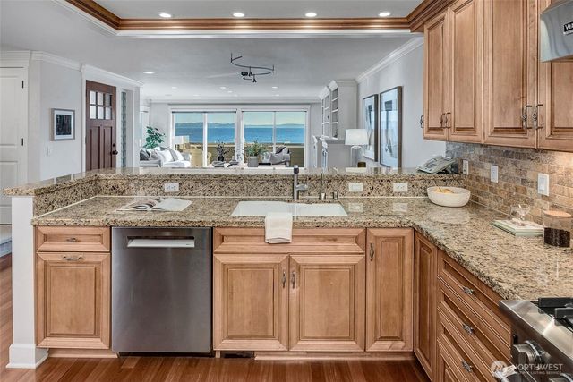 3312 Beach Drive SW, Seattle, WA 98116