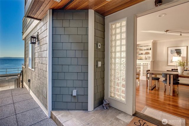 3312 Beach Drive SW, Seattle, WA 98116