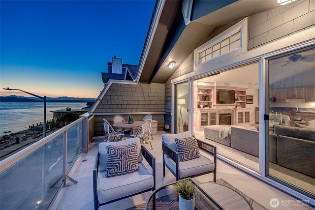 3312 Beach Drive SW, Seattle, WA 98116