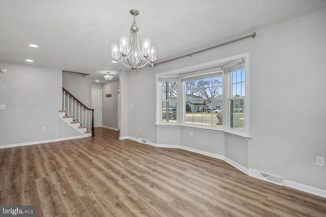 105 LAYTON DR, New Castle, DE 19720