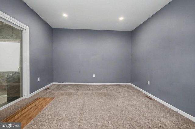 105 LAYTON DR, New Castle, DE 19720