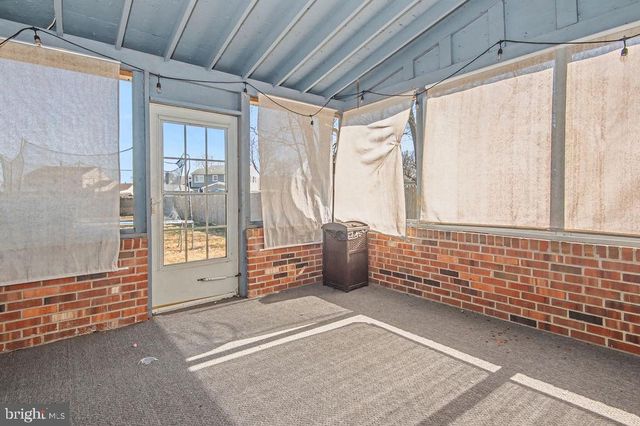 105 LAYTON DR, New Castle, DE 19720