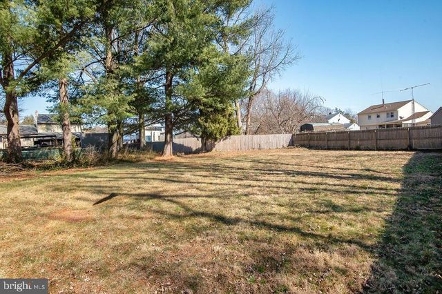 105 LAYTON DR, New Castle, DE 19720