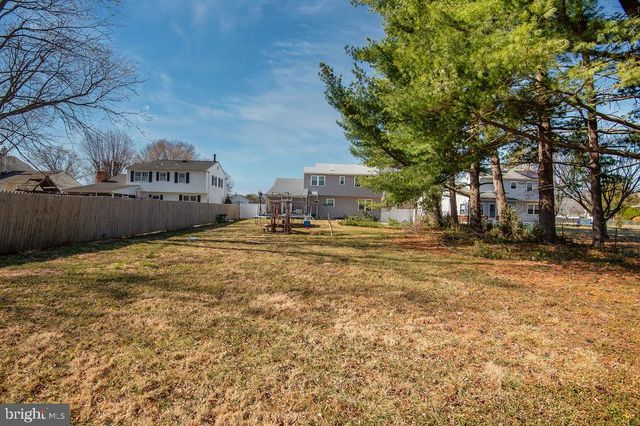 105 LAYTON DR, New Castle, DE 19720