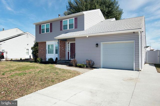 105 LAYTON DR, New Castle, DE 19720