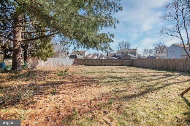 105 LAYTON DR, New Castle, DE 19720