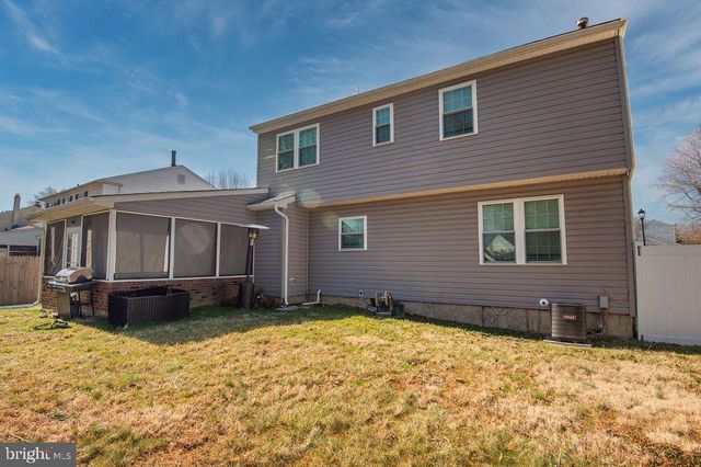 105 LAYTON DR, New Castle, DE 19720