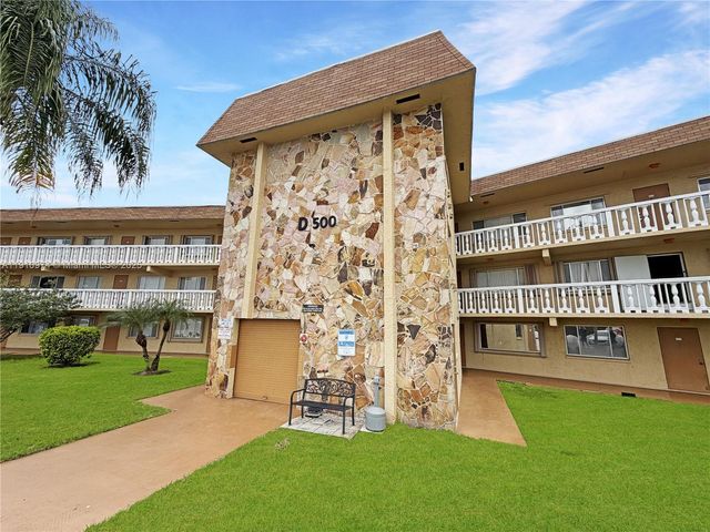 500 W Village Green Cir W 203, Palm Springs, FL 33461