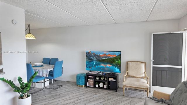 500 W Village Green Cir W 203, Palm Springs, FL 33461