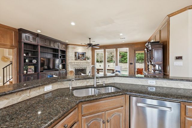 5110 Old Oak Lane, Colleyville, TX 76034