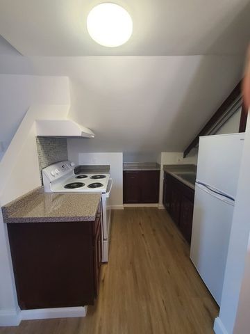 219 Broadway 3, Lynn, MA 01904