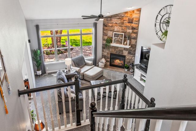 1370 Mamerow LANE E, Oconomowoc, WI 53066