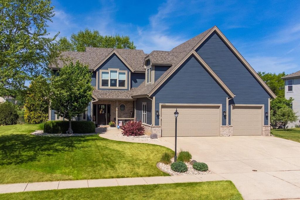 1370 Mamerow LANE E, Oconomowoc, WI 53066