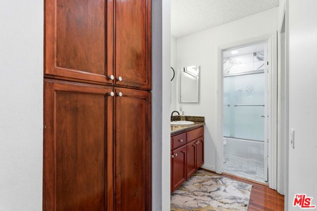 5460 White Oak Avenue G217, Encino (los Angeles), CA 91316