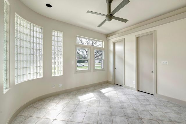 5304 Braeburn Drive, Bellaire, TX 77401